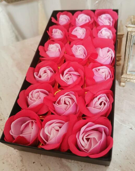 Róże kwiaty do dekoracji