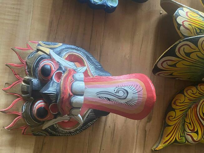 Trzy maski z Sri Lanka