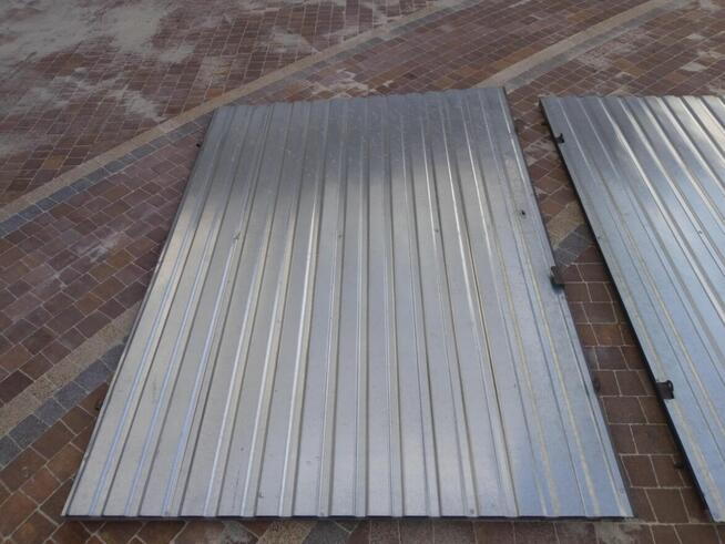 Drzwi garażowe brama podwójna dwuskrzydłowa wrota blacha ocy