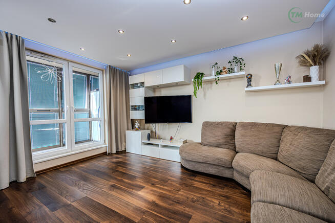 Trzy pokoje na strzeżonym osiedlu Villa Campina.