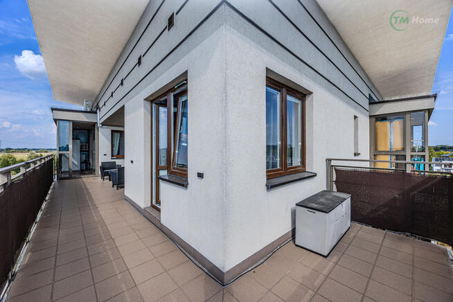 Trzy pokoje na strzeżonym osiedlu Villa Campina.