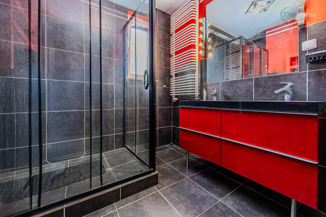 Trzy pokoje na strzeżonym osiedlu Villa Campina.