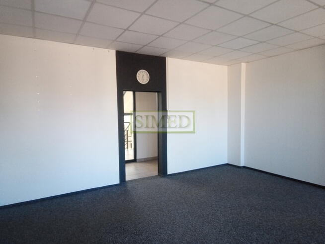 Małe biuro , dobry dojazd , parking,dostęp24h