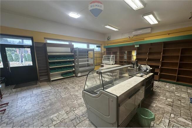 Lokal handlowo-usługowy wolnostojący z parkingiem