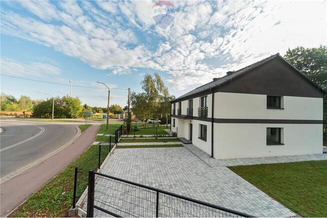 Nowy, ekonomiczny dom w zabudowie bliźniaczej.