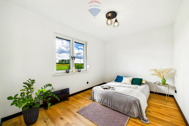 Nowy dom w zabudowie bliźniaczej (prawa strona)