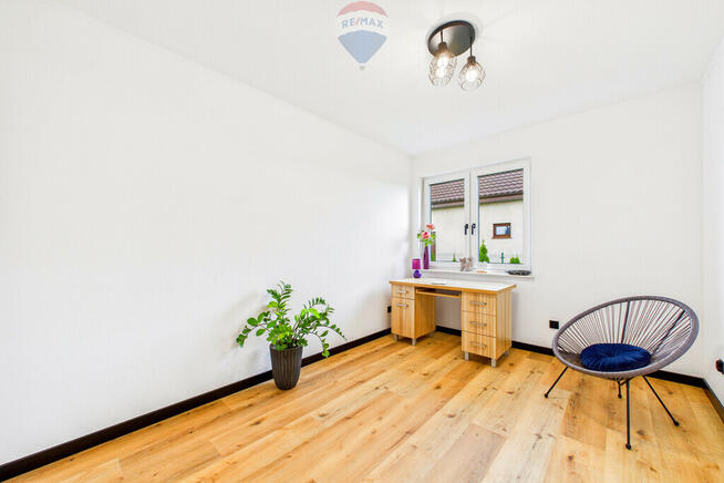 Nowy dom w zabudowie bliźniaczej (prawa strona)