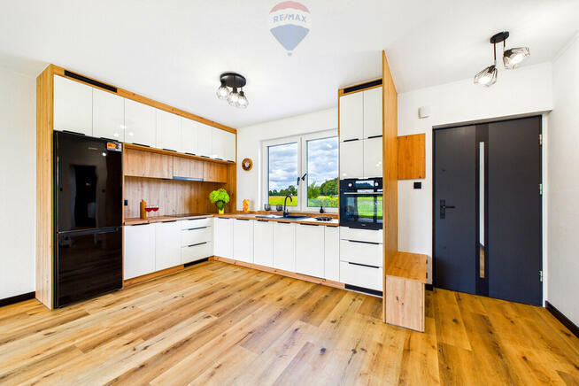 Nowy dom w zabudowie bliźniaczej (lewa strona)