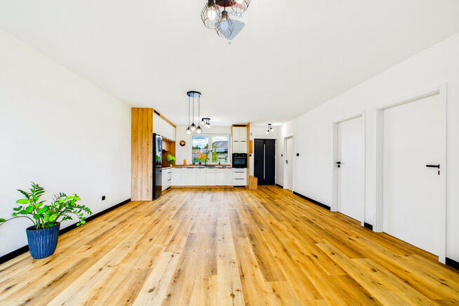 Nowy dom w zabudowie bliźniaczej (lewa strona)