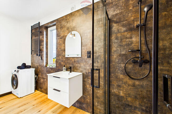 Nowy dom w zabudowie bliźniaczej (lewa strona)