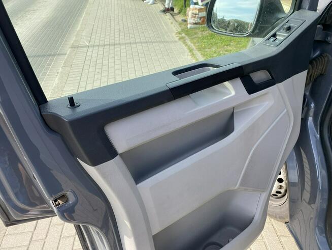 Volkswagen Transporter Tempomat/Drzwi boczne/Hak/Klimatyzacja/3 miejsca/Zadbany/z Niemiec