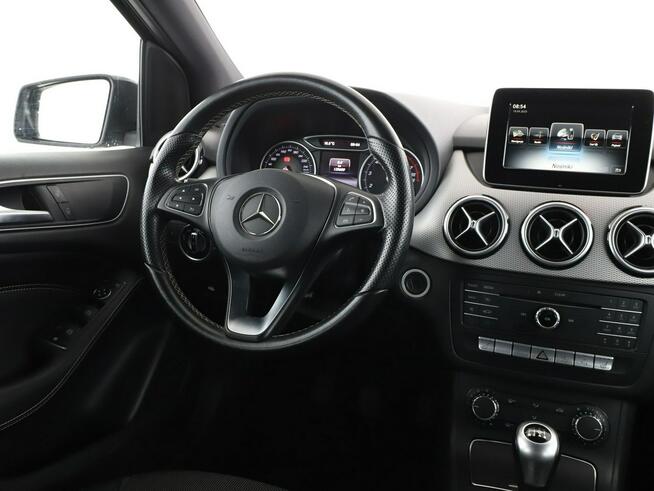 Mercedes B 180 navi klima grzane fotele czujniki parkowania