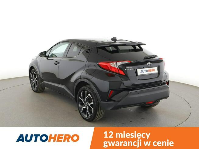 Toyota C-HR klima auto grzane fotele kamera i czujniki parkowania