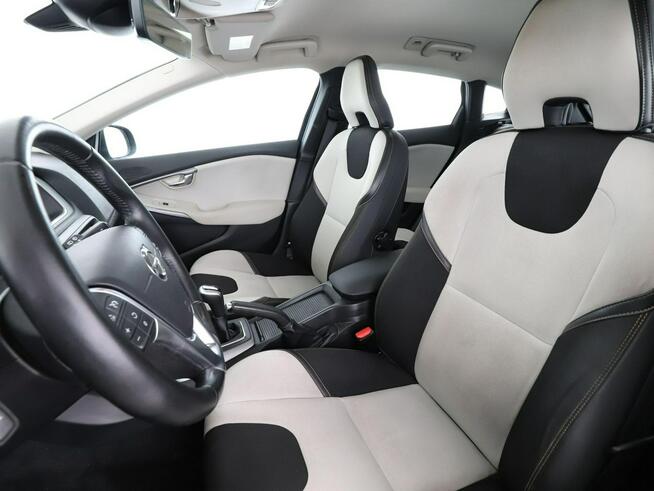 Volvo V40 2.0D Cross Country Plus Tempomat Nawigacja ParkAssist Kamera Full LED