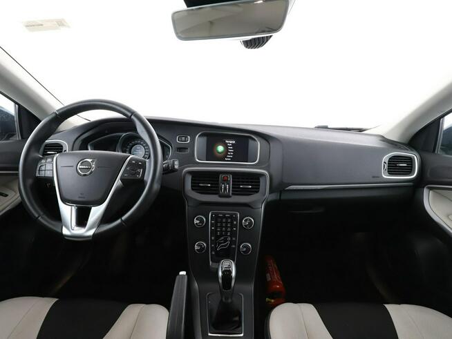 Volvo V40 2.0D Cross Country Plus Tempomat Nawigacja ParkAssist Kamera Full LED