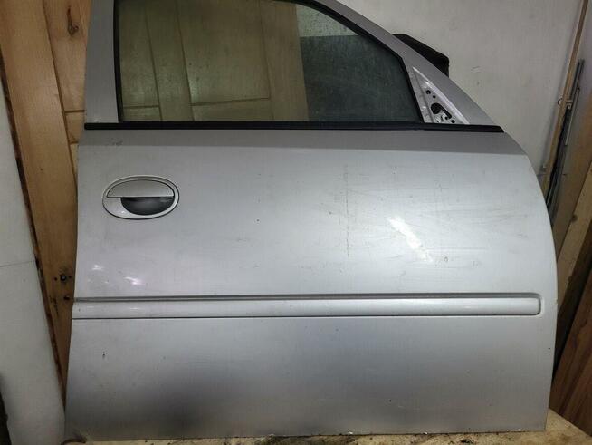 Drzwi prawe opel Meriva 1