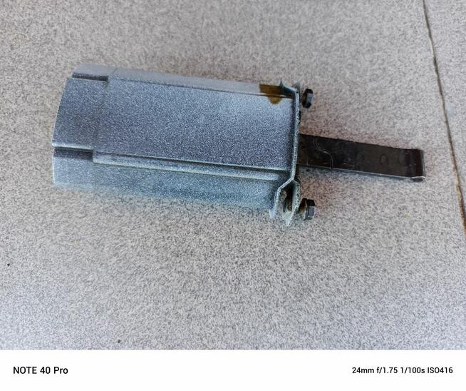 Ogranicznik drzwi lewy przód Mercede124 coupe