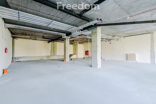 Marina Iława lokal usługowy nad brzegiem Jezioraka