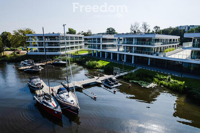 Marina Iława lokal usługowy nad brzegiem Jezioraka