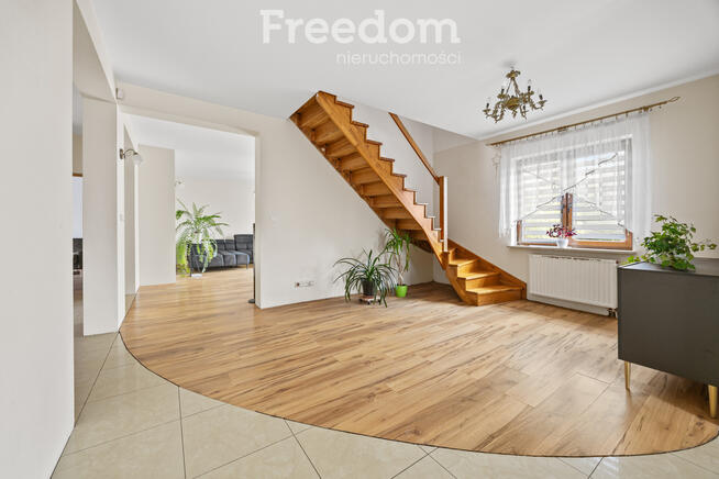 Dom wolnostojący z garażem | 5 pokoi | blisko SKM