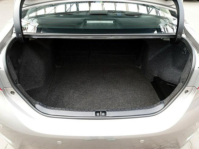 Toyota Corolla 1.6i 132KM Navi+Kamera+SAM PARKUJE Serwisowany I-wł Krajowy BEZWYPADKO