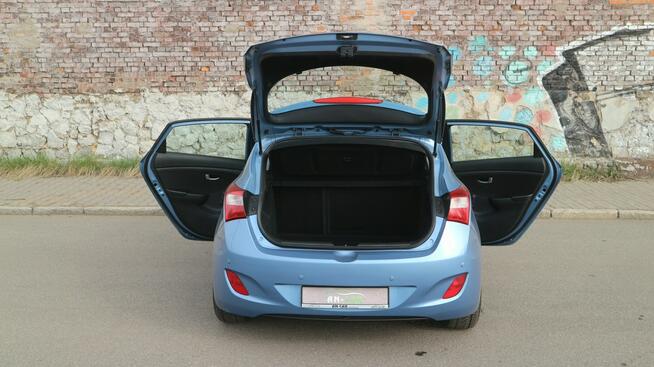 Hyundai i30 -Niski Przebieg-Lampy LED-Nowe Opony-Czujniki Parkowania