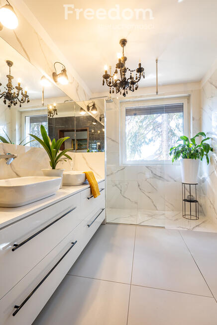 Komfortowy dom z dużą przestrzenią w Złotkowie.