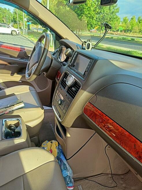 Sprzedam Chryslera z motorem 3,6 .