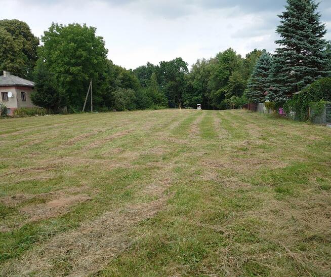 Sprzedam uroczą, dużą działkę budowlaną