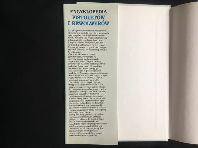 Książka broń pistolet Encyklopedia Pistoletów i Rewolwerów