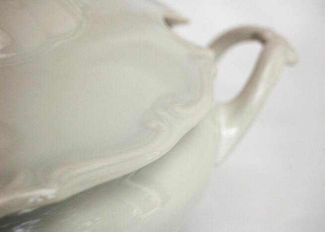 Porcelanowa waza na zupę Tielsch Wałbrzych, biała porcelana