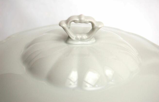 Porcelanowa waza na zupę Tielsch Wałbrzych, biała porcelana
