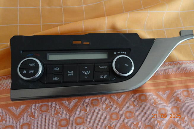TOYOTA AURIS II zestaw audio i sterownik klimy, maskownice