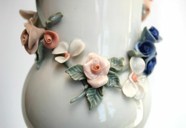 Wazon kwiaty relief ręcznie zdobiony, porcelana Ćmielów 60