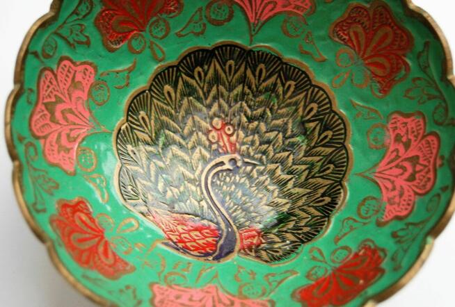 Miska patera mosiężna indyjska zielona emalia paw vintage