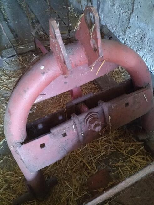 Ładowacz do bel słomy na tył