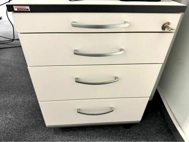 Biurko marki ASSMANN Solidne