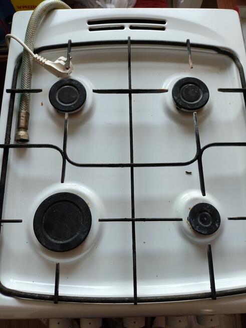 Sprzedam kuchnie gazową + wąż