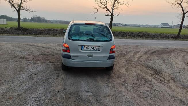 Syndyk oferuje do sprzedaży samochód Renault Megane Scenic