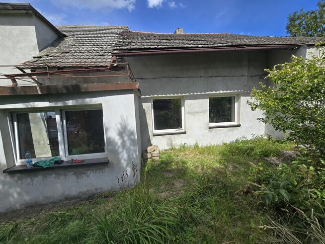 Dom z dużym ogrodem