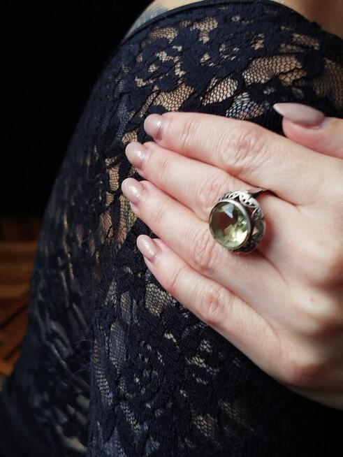 Sprzedam srebrny pierścionek Warmet