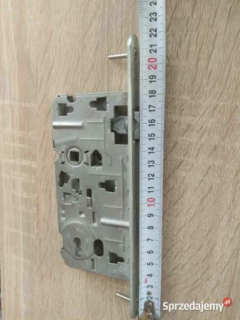 Zamek drzwi 72/50