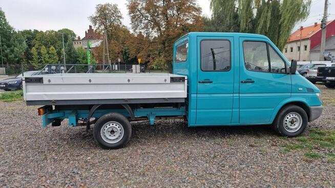 Mercedes Sprinter (Nr. 102) 2,2 CDI , paka 2,7 m, 2004 rok Doka 7 osób