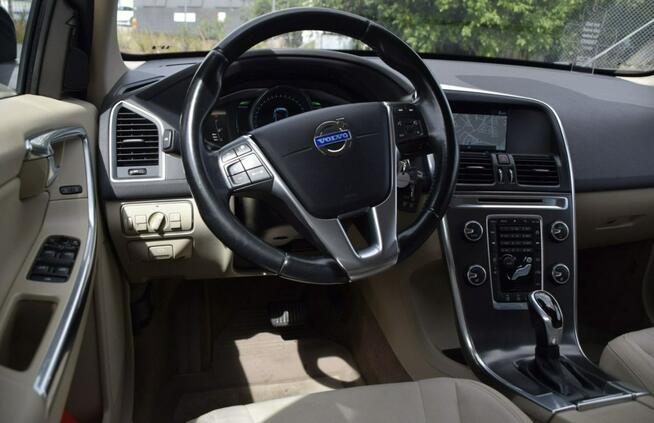 Volvo XC 60 2.0d4 181 KM Automat skóry ledy xenon bezwypadkowy serwis gwarancja