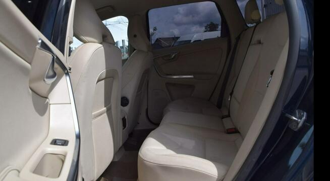 Volvo XC 60 2.0d4 181 KM Automat skóry ledy xenon bezwypadkowy serwis gwarancja