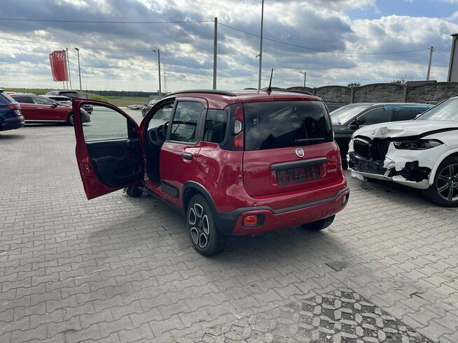 Panda Cross mHEV Klimatyzacja Czujniki park.