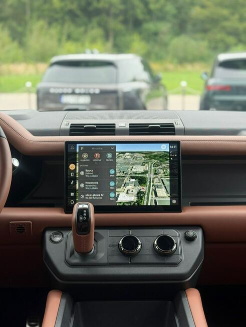 Defender 4.4P V8 635KM AWD 110 OCTA Demo Salonu JLR Marvel