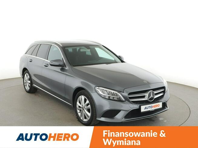 Mercedes C 180 lift automat full LED navi kamera ic zujniki parkowania