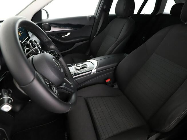 Mercedes C 180 lift automat full LED navi kamera ic zujniki parkowania