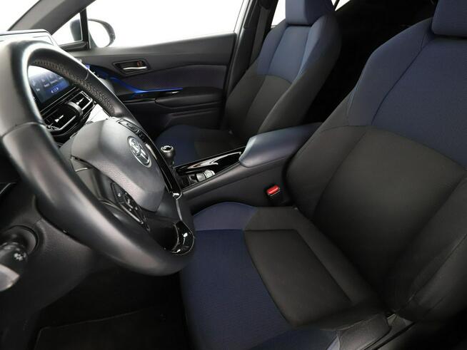 Toyota C-HR navi grzane fotele kamera tempomat Bluetooth
